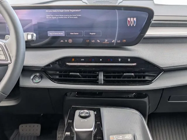 New 2026 Summit White Buick Preferred image 20