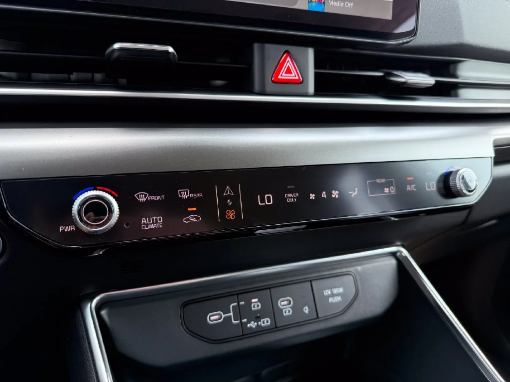 New 2026 Snow White Pearl Kia SX image 29