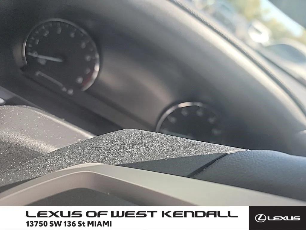 2023 Ford Explorer XLT RWD's photo