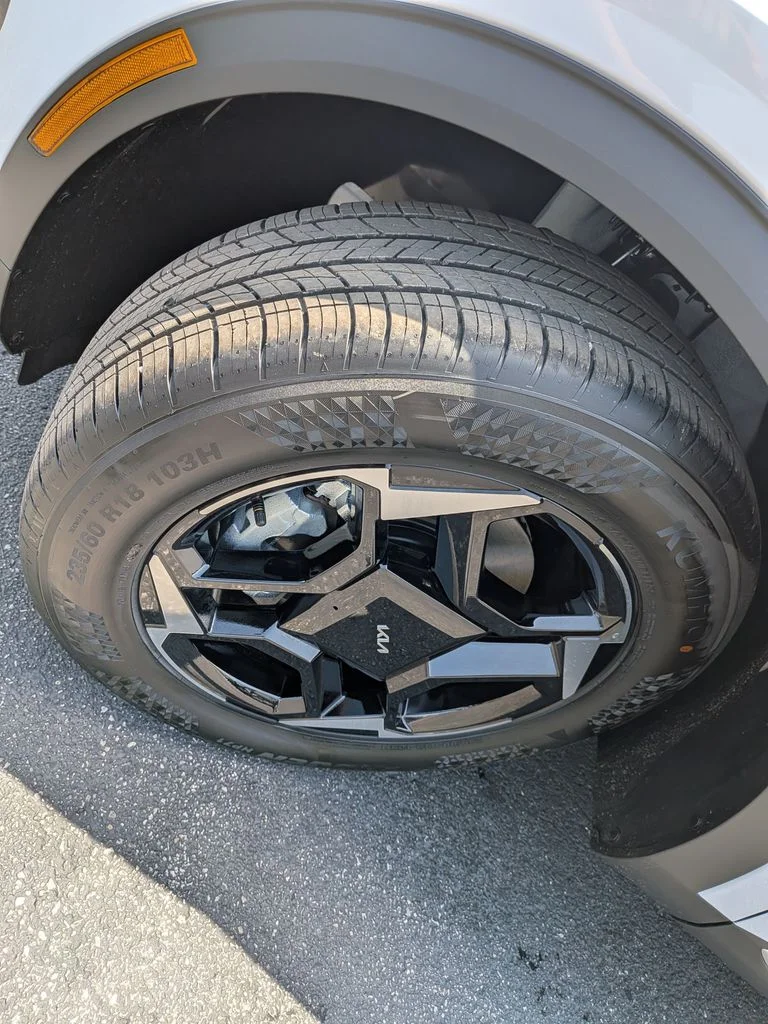 New 2026 White Pearl Kia EX image 35