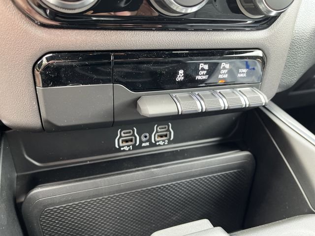 New 2026 Diamond Black Crystal Pearl-Coat Exterior Paint RAM Express image 30
