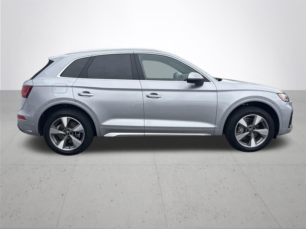 Used 2022 Florett Silver Metallic Audi 40 Premium Plus image 5