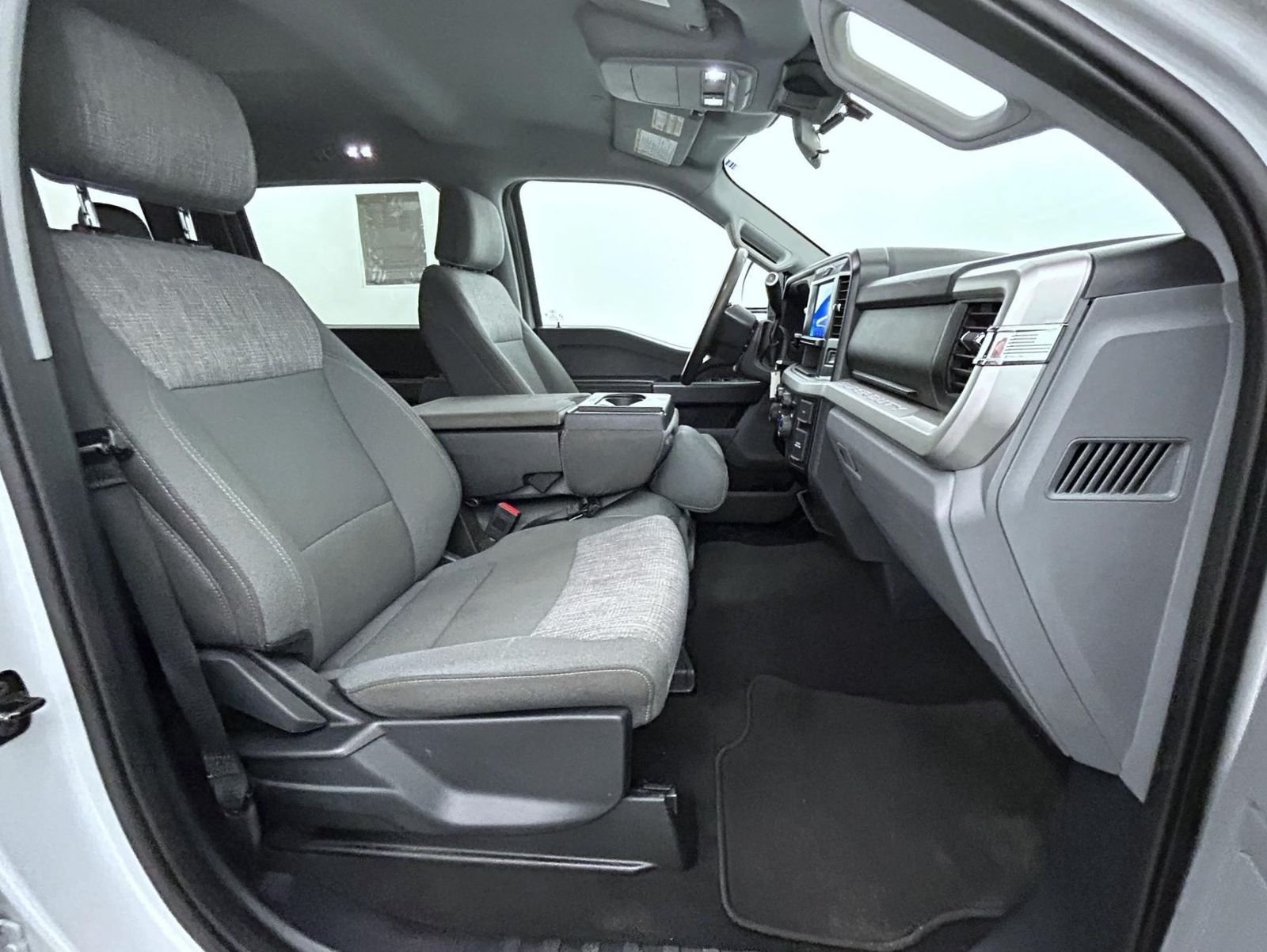 Used 2025 White Ford XLT image 15