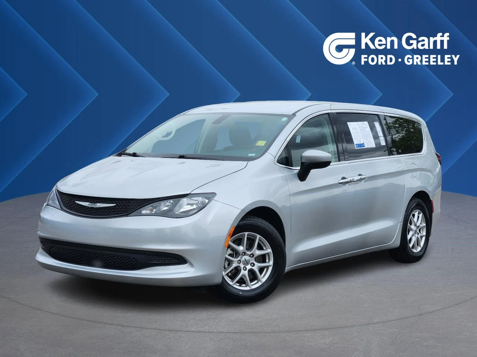 2022 Chrysler Voyager LX's photo