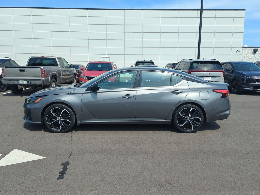 Used 2024 Gray Nissan 2.5 SR image 4
