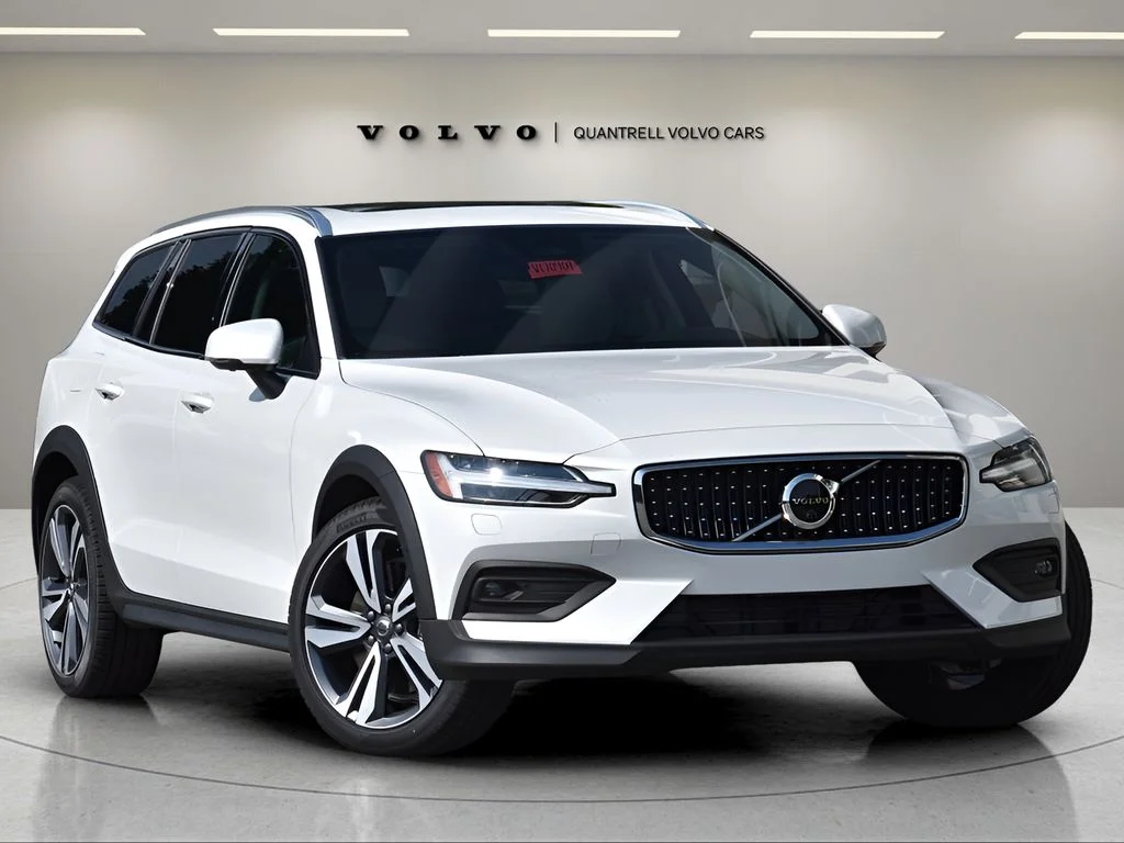 2026 Volvo V60 Cross Country B5 Plus AWD's photo