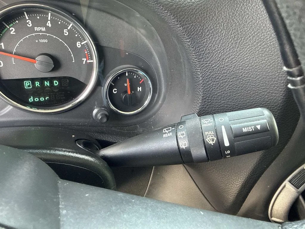Used 2017 Gray Jeep Unlimited Sport image 33