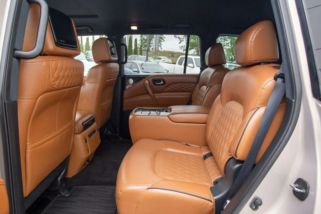 Used 2022 Champagne INFINITI 4WD Sensory image 18