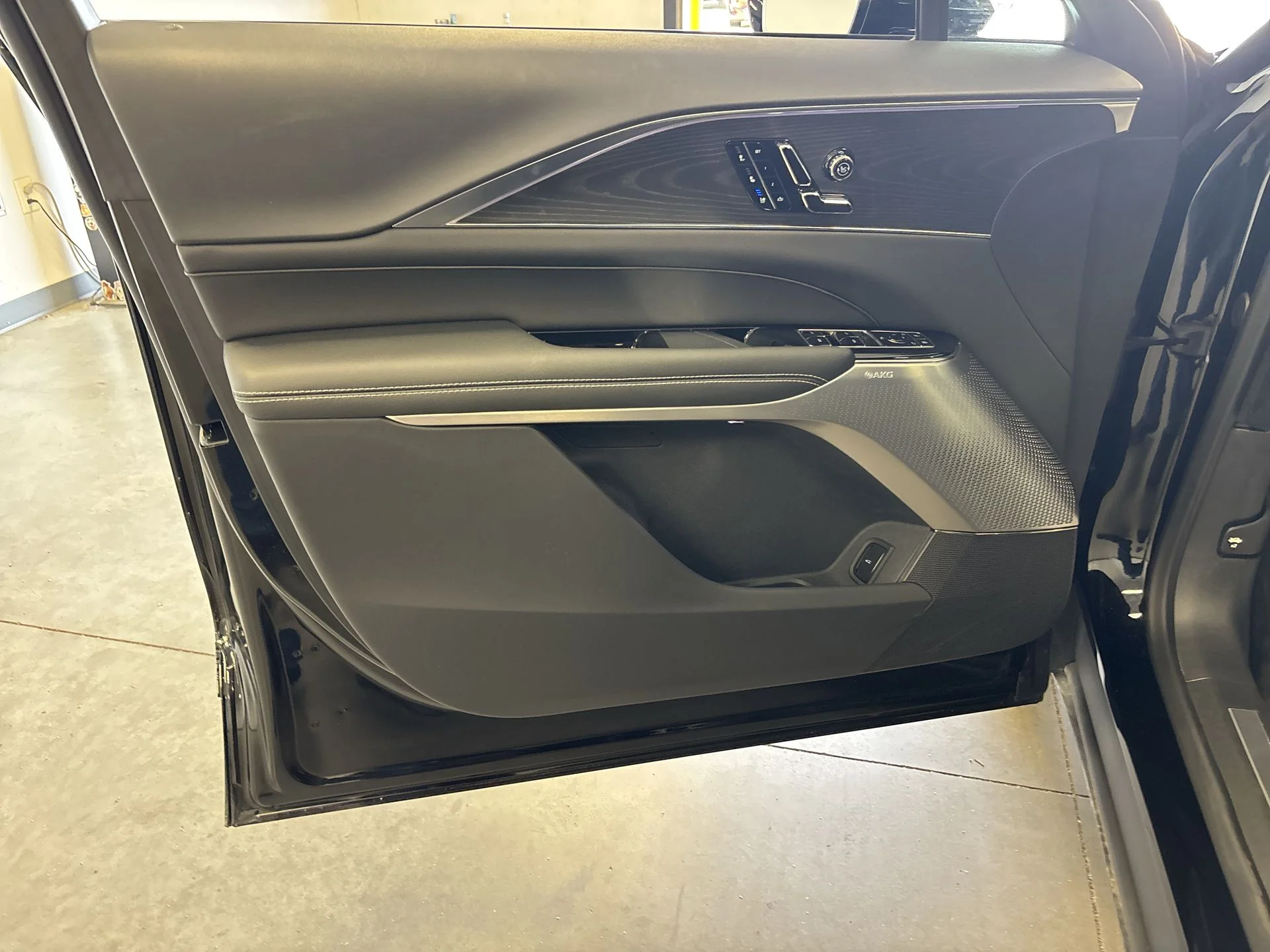 2025 Cadillac LYRIQ Luxury 2 - Photo 69