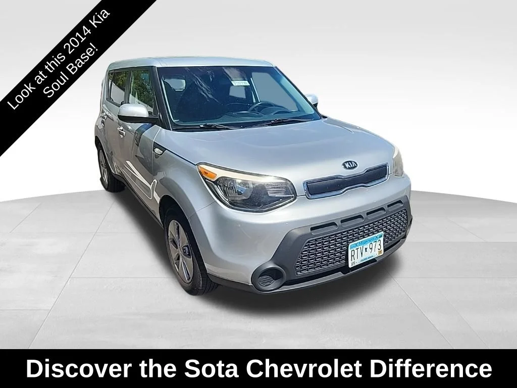 Used 2014 Silver Kia Base image 1