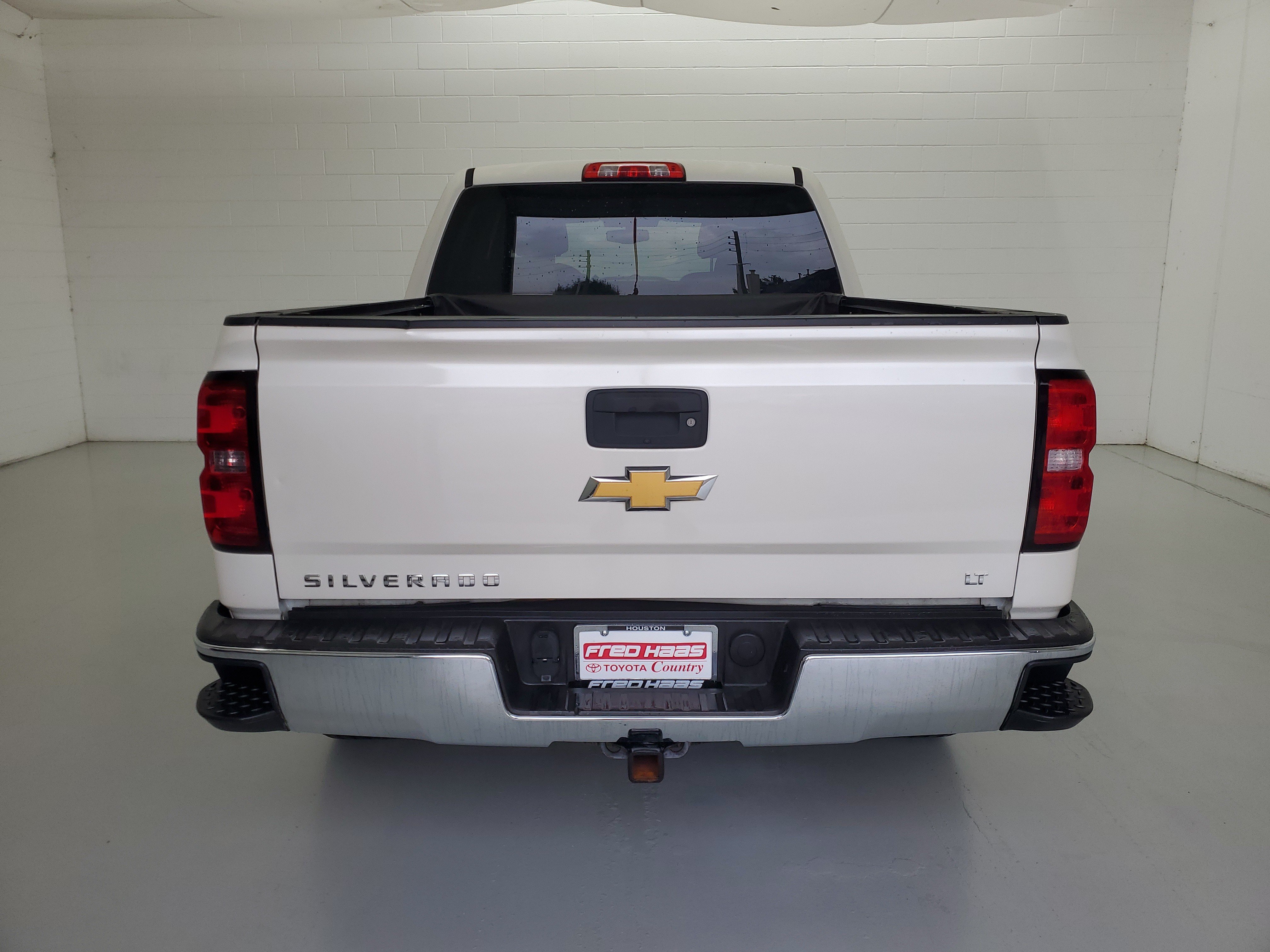 Used 2015 White Diamond Pearl Chevrolet LT image 6