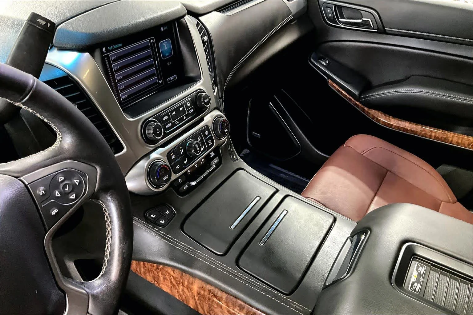 Used 2019 Black Chevrolet Premier image 17