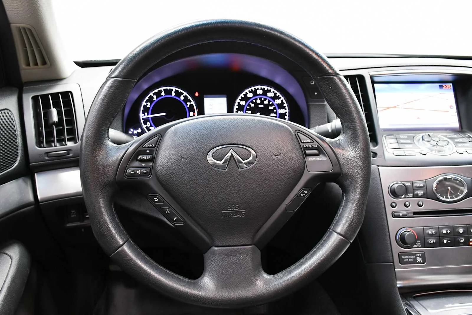 Used 2015 Black Obsidian INFINITI  image 15