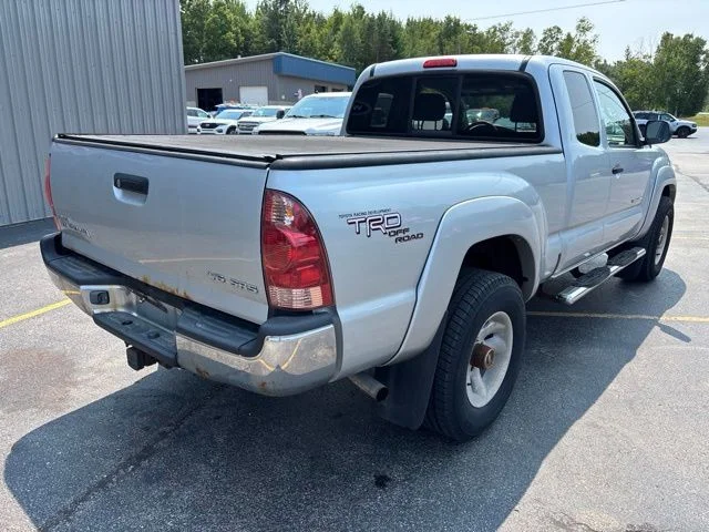 Used 2007  Toyota Base image 3