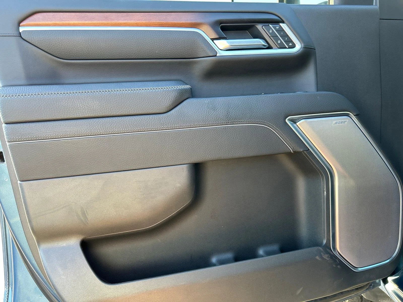 Used 2025 Downpour Metallic GMC Denali image 18