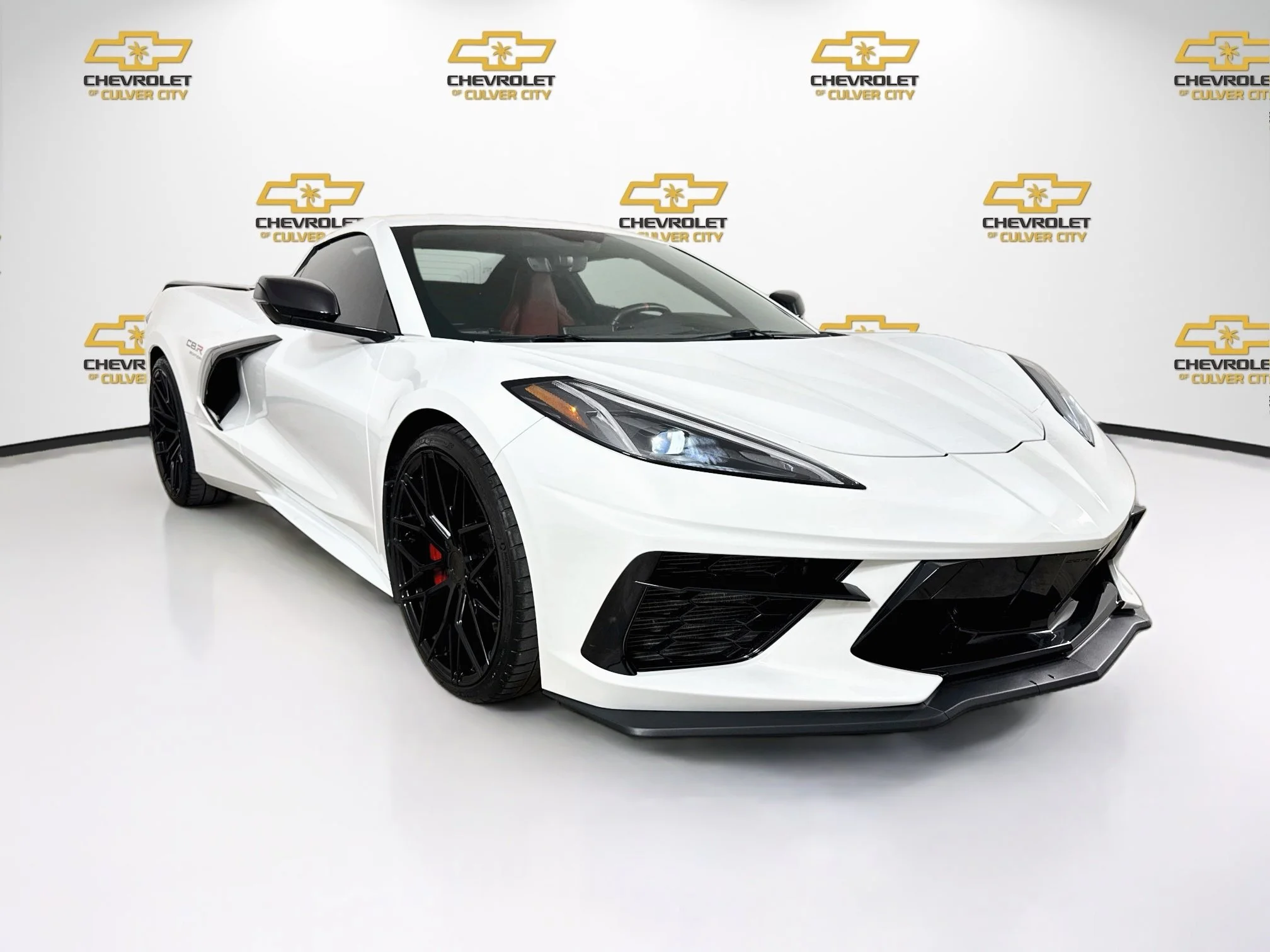 Used 2020 ARCTIC WHITE Chevrolet 1LT image 1