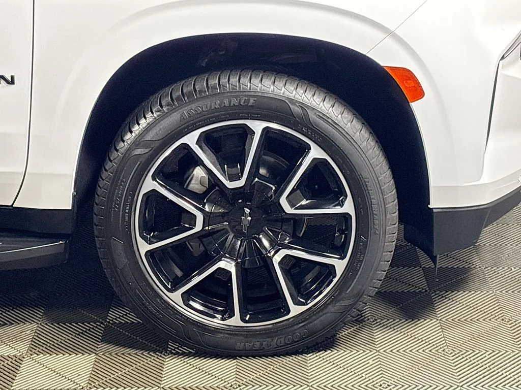 Used 2021 White Chevrolet RST image 23