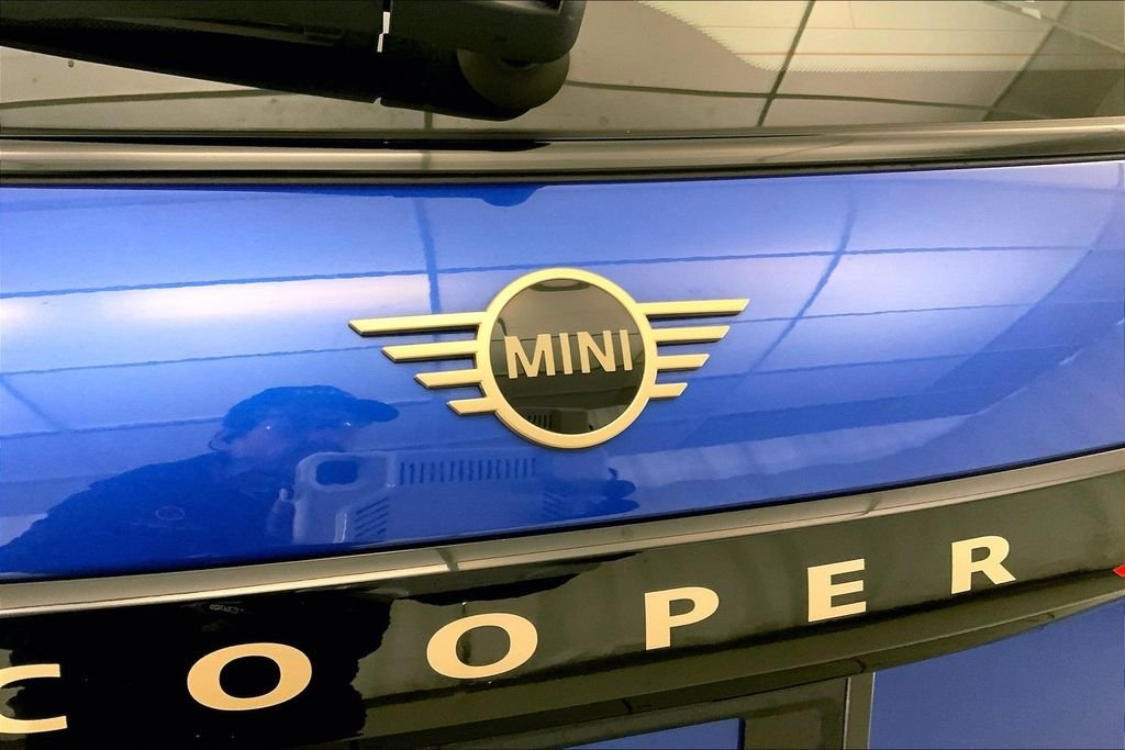 Used 2025 Blazing Blue Metallic MINI  image 7
