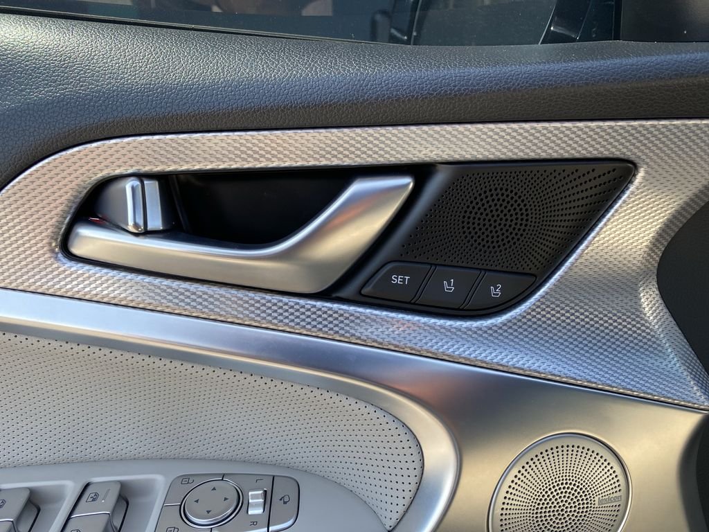 2022 GENESIS G70 Standard - Photo 19