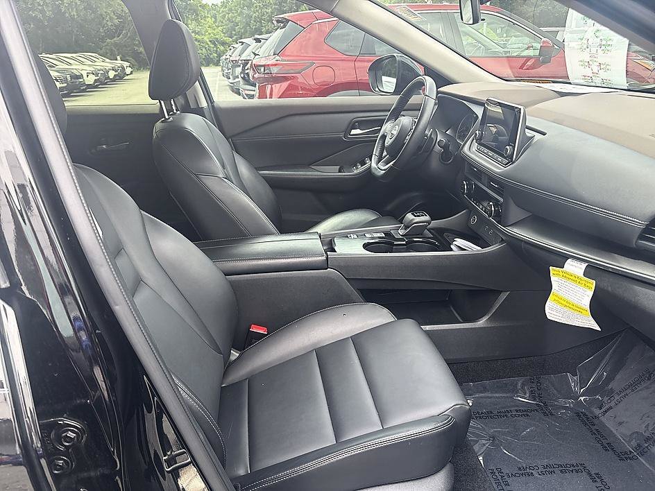 Used 2023 Super Black Nissan SV image 19