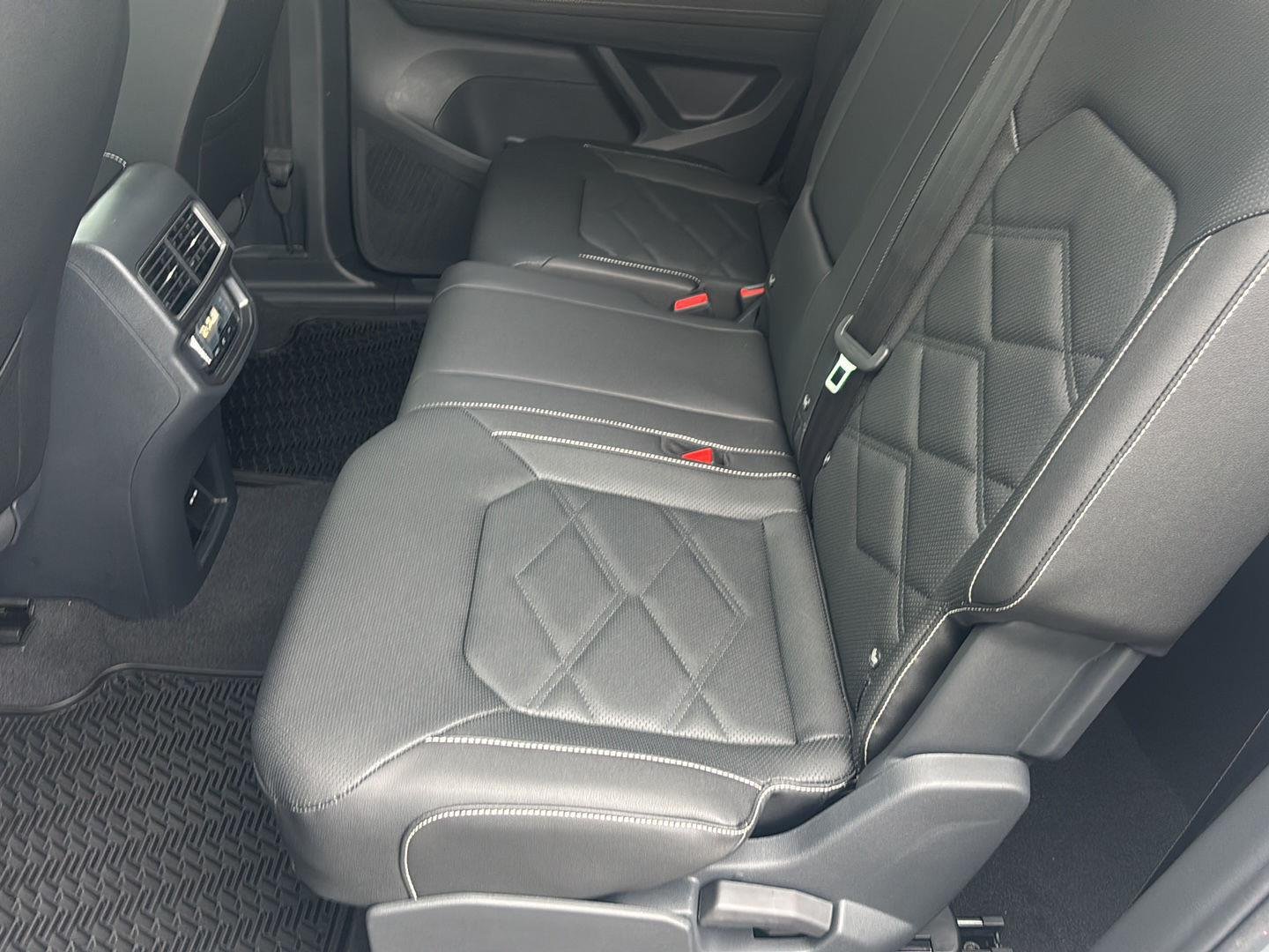New 2026 Pure Gray Volkswagen 2.0T SE w/Technology image 12