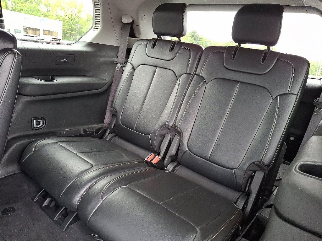 Used 2023 Black Jeep Limited image 12