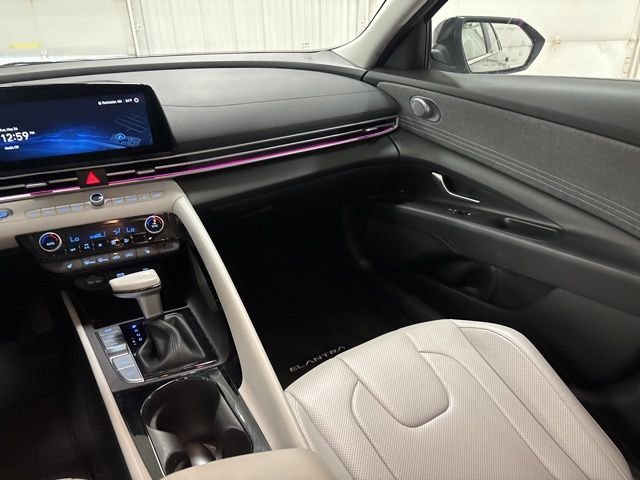 2024 Hyundai Elantra Limited - Photo 15