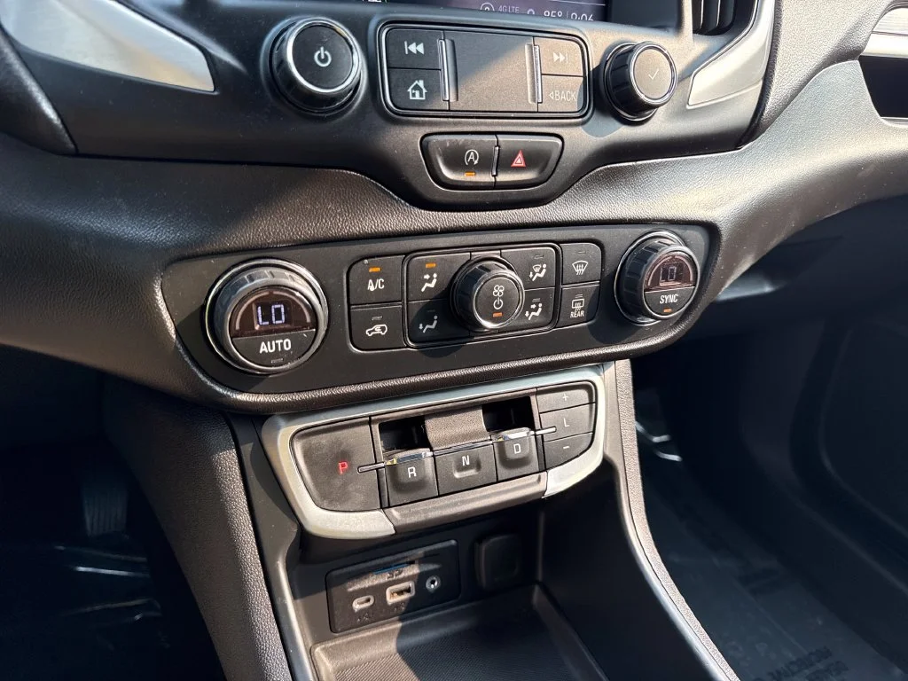 Used 2022 Red GMC SLT image 19