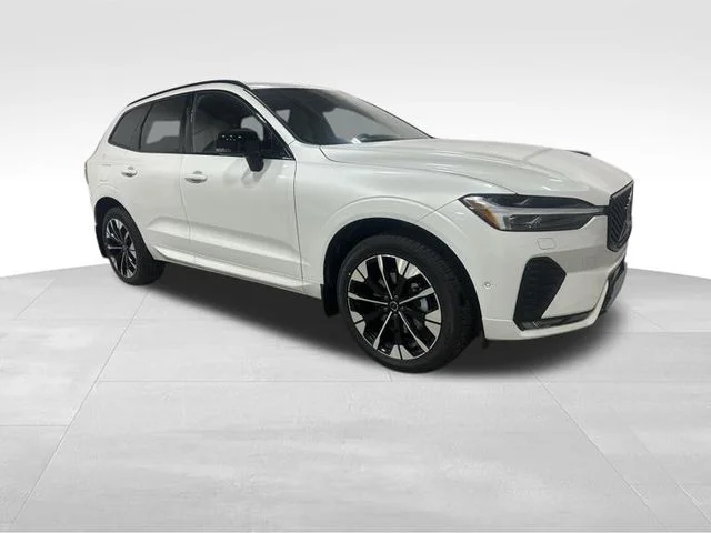 New 2026 Crystal White Volvo Plus image 3