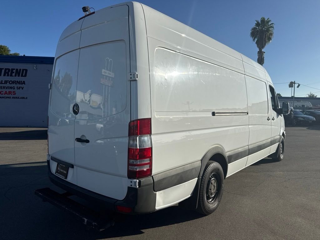 Used 2016 White Mercedes-Benz Cargo 170 WB image 3