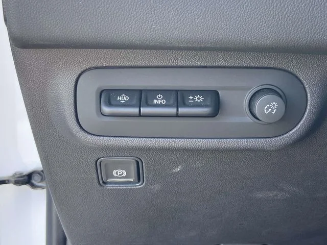 Certified Used 2023 White Frost Tri-Coat GMC SLT image 18