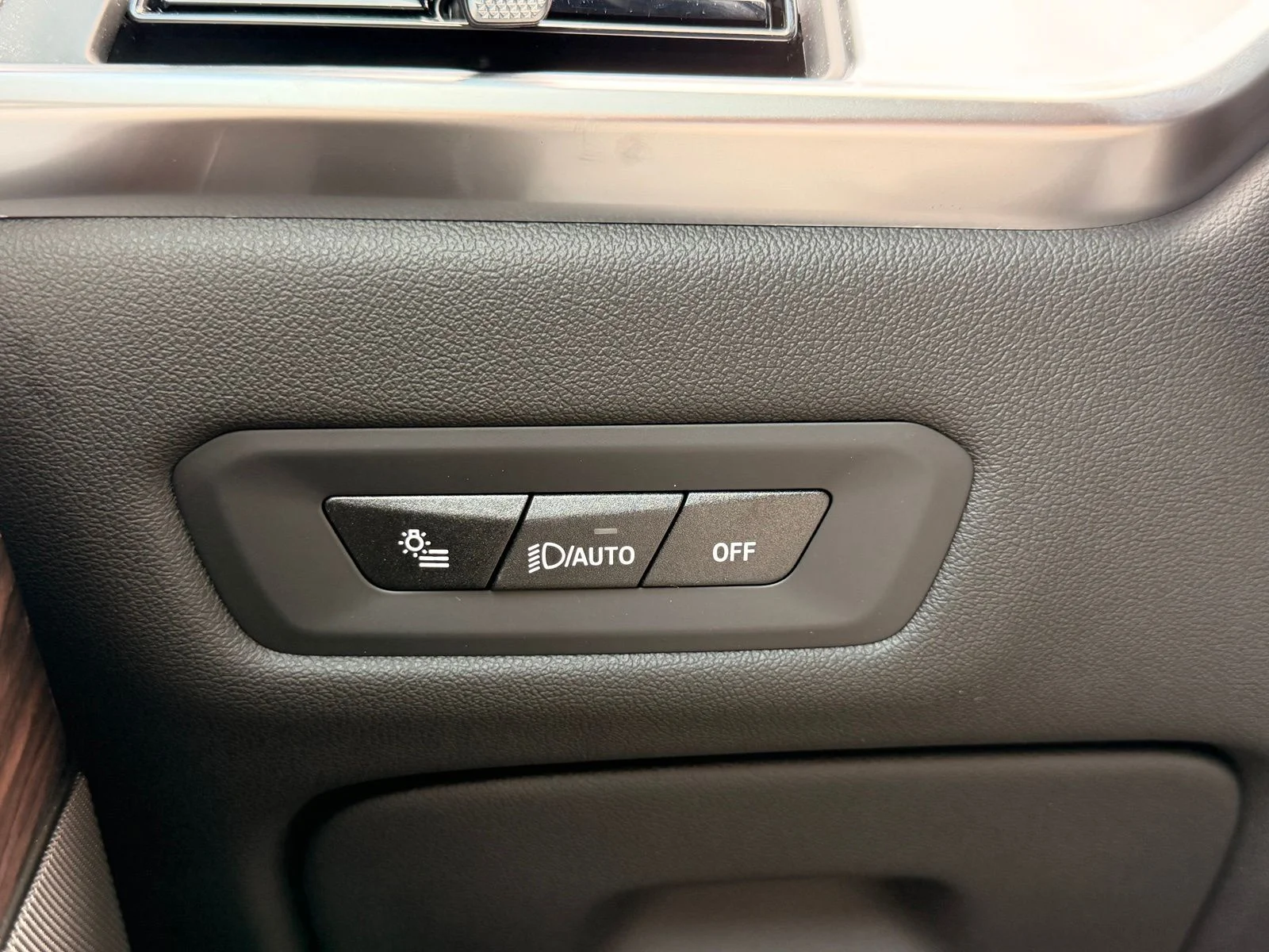 New 2026 Mineral White Metallic BMW xDrive40i image 24