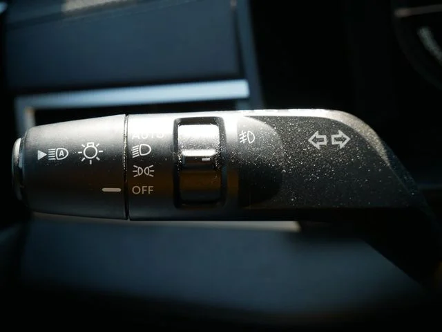 Certified Used 2024 White Diamond Mitsubishi SEL image 20