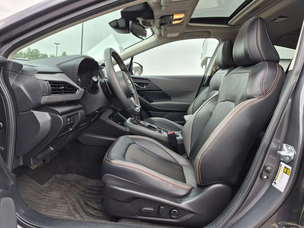 Used 2025 Magnetite Gray Metallic/Crystal Black Silica Subaru Limited image 17