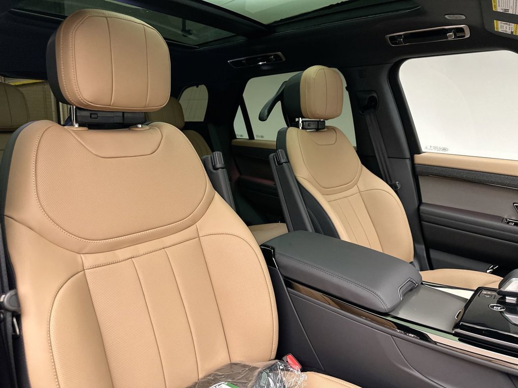 New 2027 Carpathian Gray Premium Metallic Land Rover Dynamic SE image 6