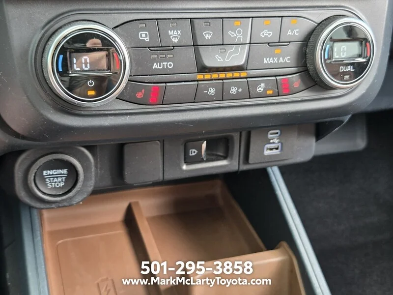 Used 2022 Orange FORD LARIAT FWD SUPERCREW image 20