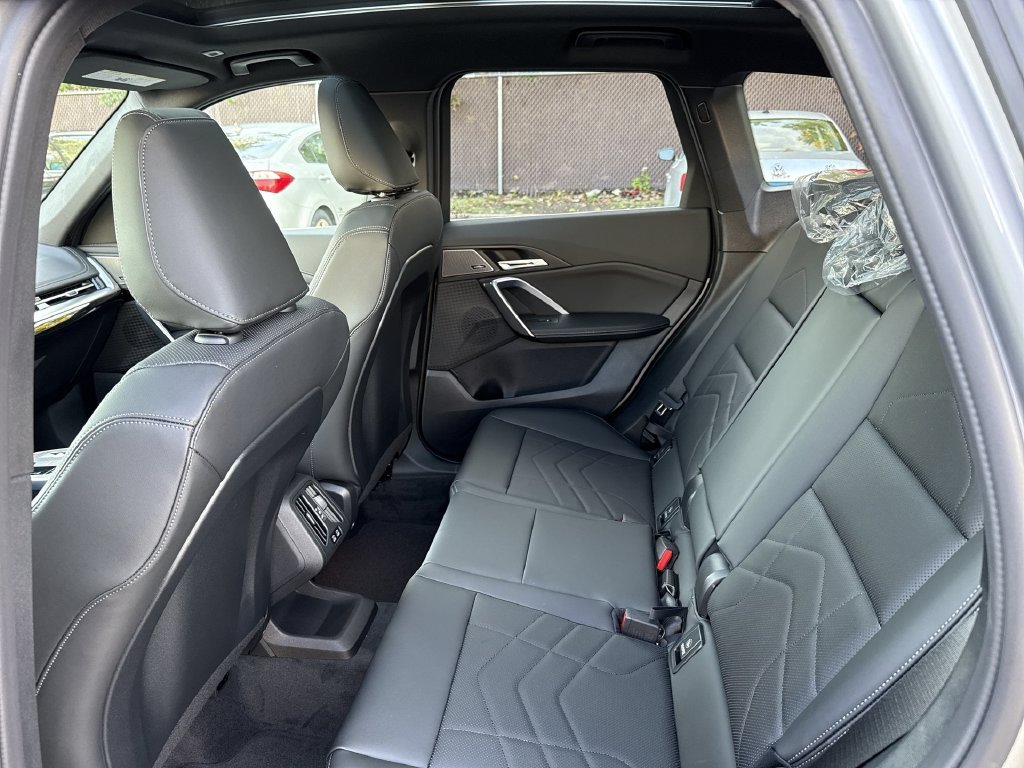 New 2027 Silver BMW xDrive28i image 23