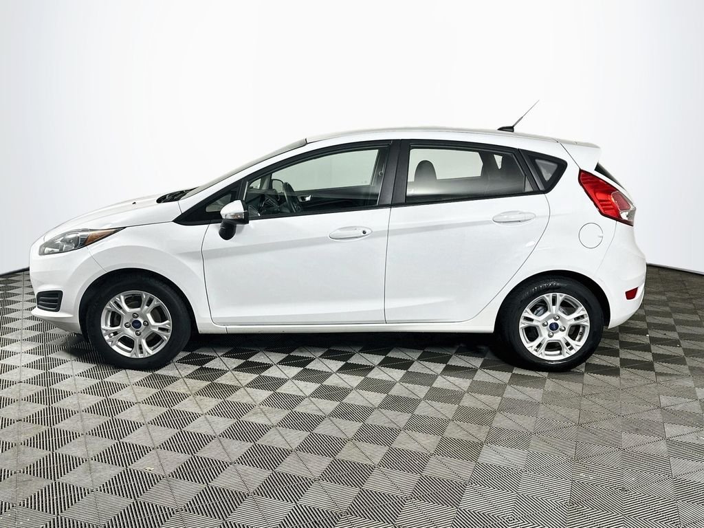 Used 2016 Oxford White Ford SE image 8