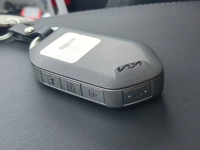 2025 Kia Sorento EX - Photo 30