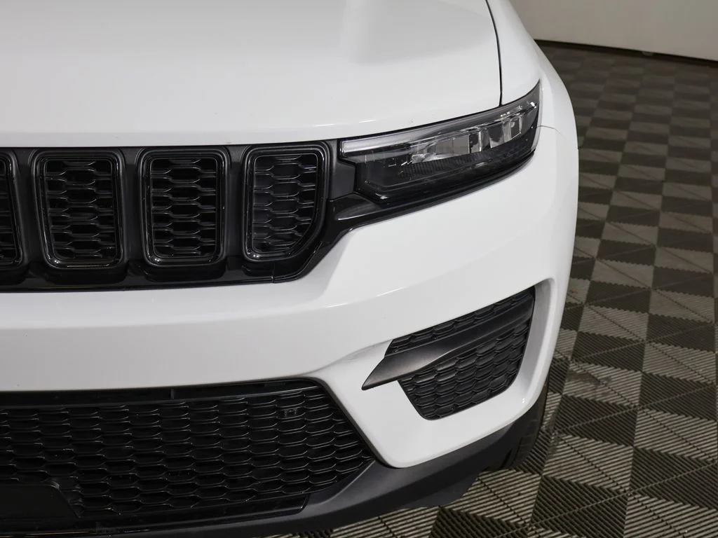 Used 2025 Bright White Clearcoat Jeep Altitude image 13
