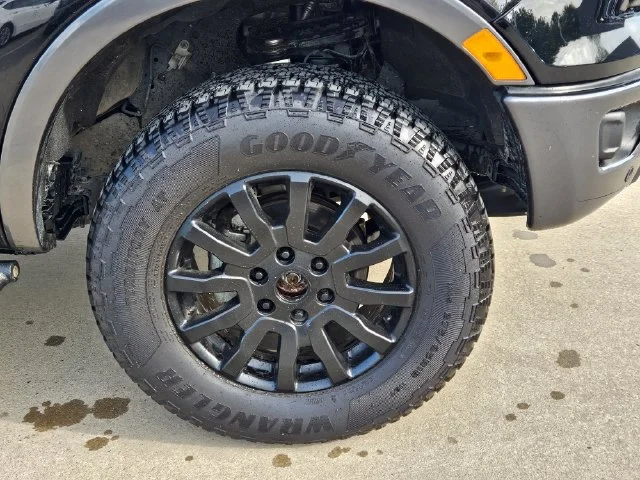 Used 2019 Shadow Black Ford XLT image 3