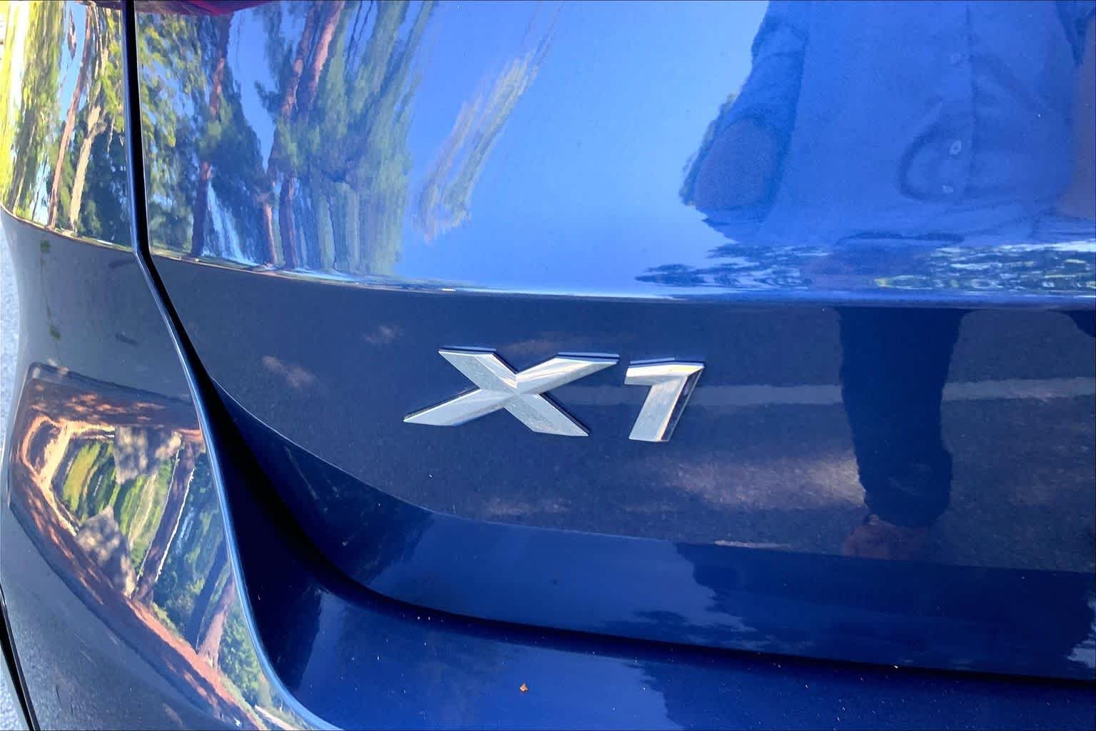 Used 2023 Phytonic Blue Metallic BMW xDrive28i image 9