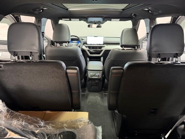 New 2026 Agate Black Metallic Ford ST-Line image 32