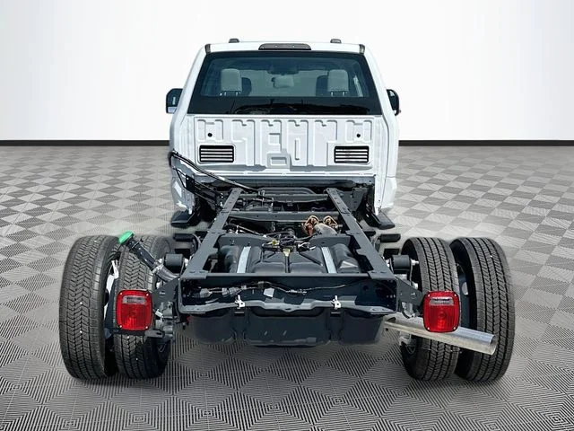 New 2024 Oxford White Ford XL image 6