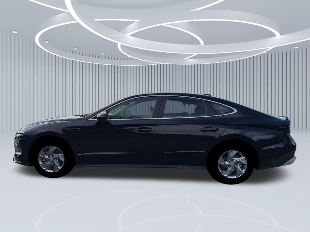 New 2026 Black Hyundai SE image 22