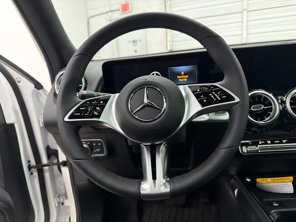 New 2026 White Mercedes-Benz GLB 250 image 15