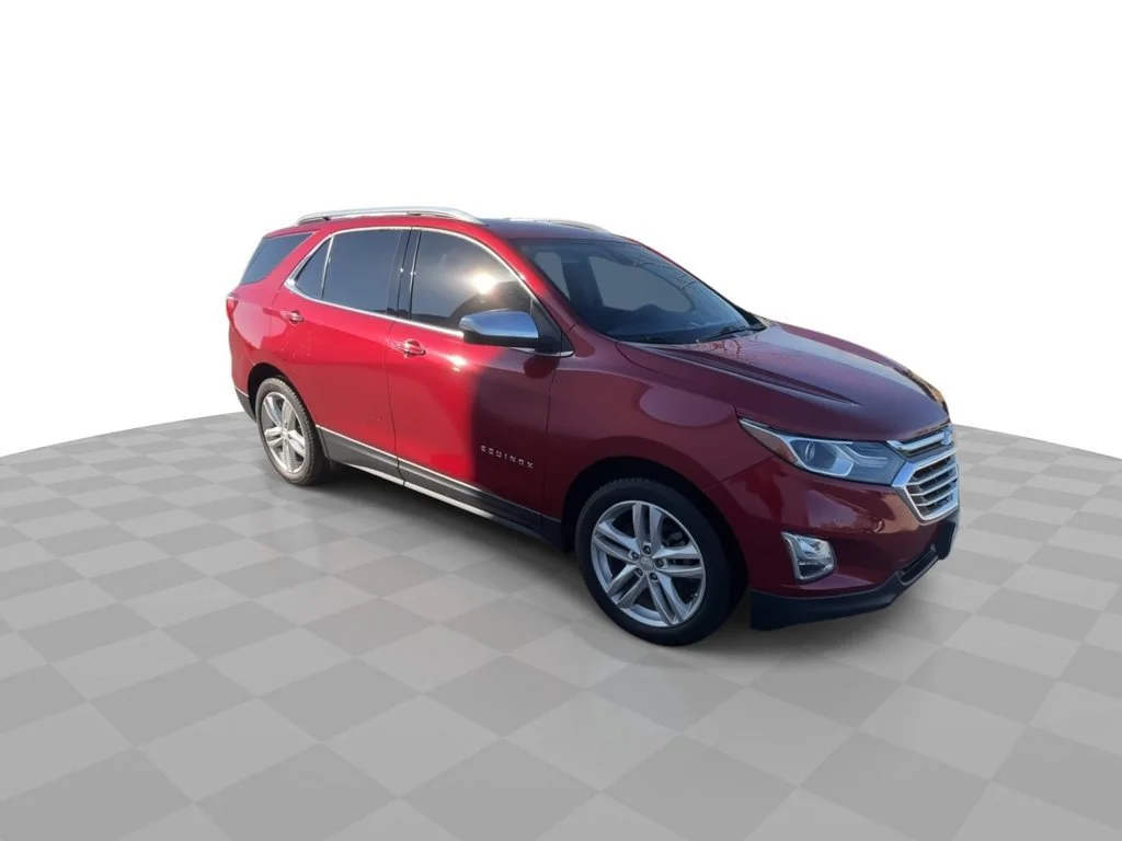 Used 2018 Chevrolet Equinox Premier with VIN 2GNAXWEX8J6146784 for sale in West Allis, WI