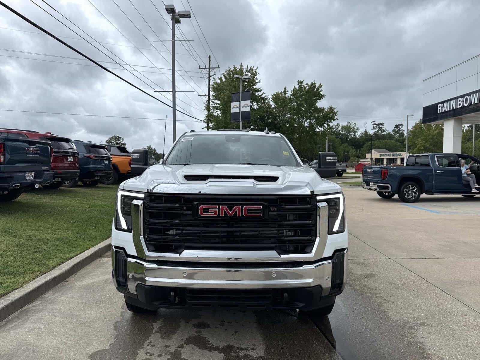 New 2026 Summit White GMC Pro DRW image 2