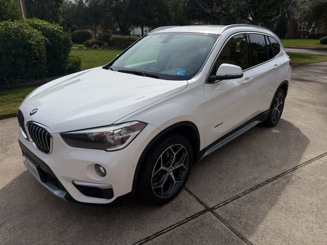 Used 2017 White BMW xDrive28i image 1