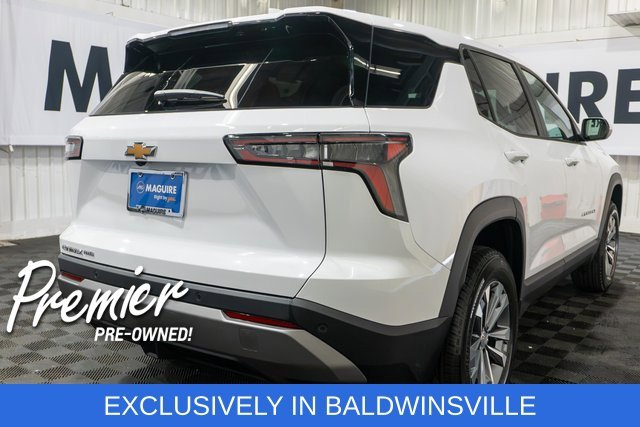 Used 2027 White Chevrolet LT image 5